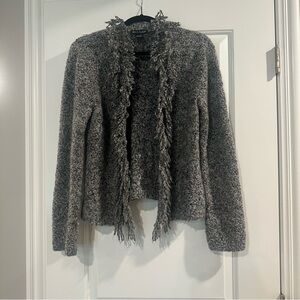 Alexander Bartlett Size Large Gray Textured Women's Sweater with Fringe